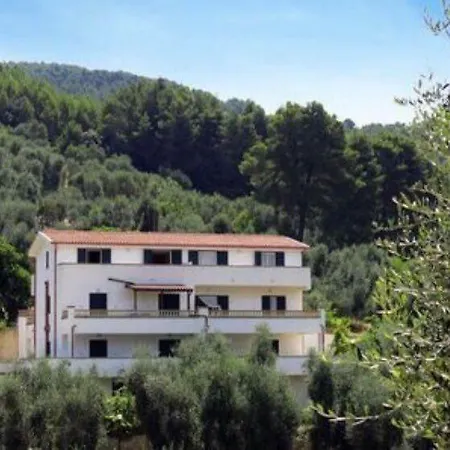 Immersa Nel Verde بيت للعطل بيسْكيتْشّي